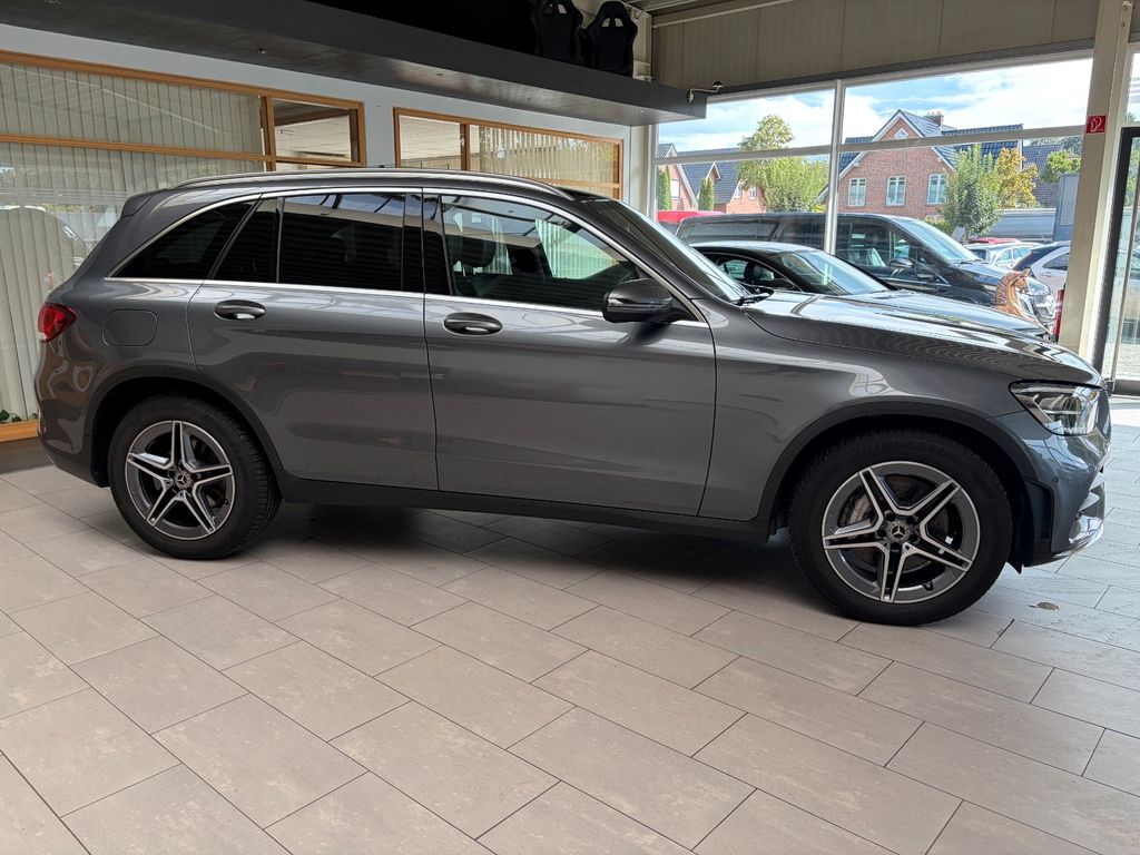 Mercedes-Benz GLC 300 2022 г. Серый, пробег 30900 км