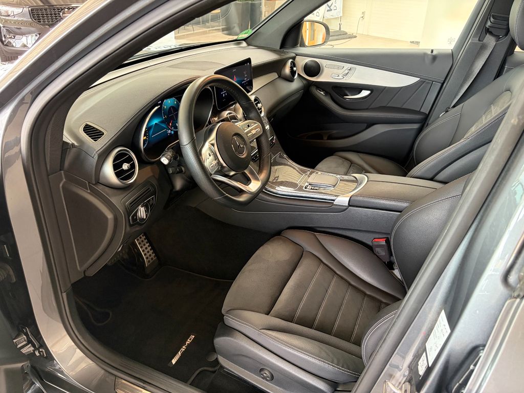 Mercedes-Benz GLC 300 2022 г. Серый, пробег 30900 км