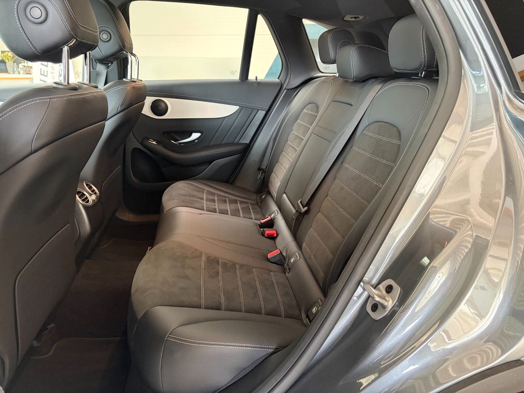 Mercedes-Benz GLC 300 2022 г. Серый, пробег 30900 км