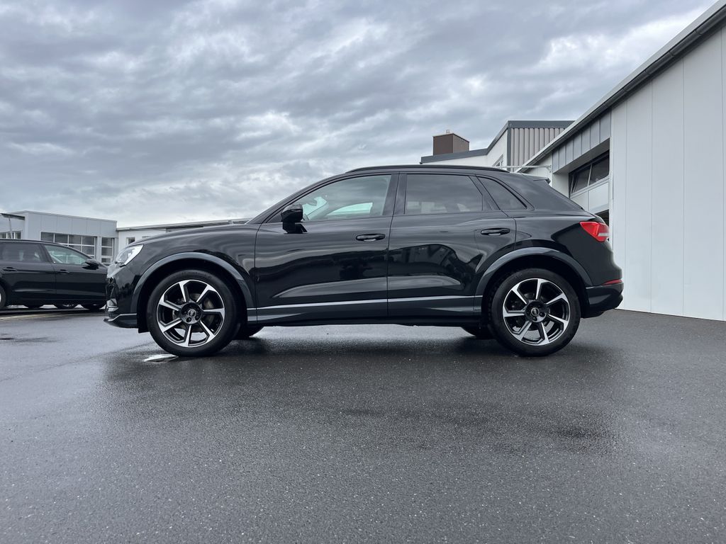 Audi Q3 2022 г. Чёрный, пробег 43728 км