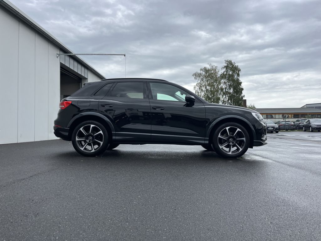Audi Q3 2022 г. Чёрный, пробег 43728 км
