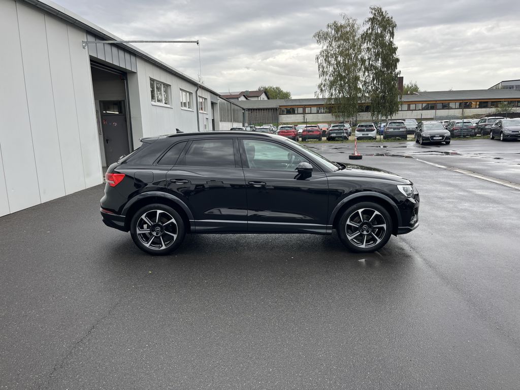 Audi Q3 2022 г. Чёрный, пробег 43728 км