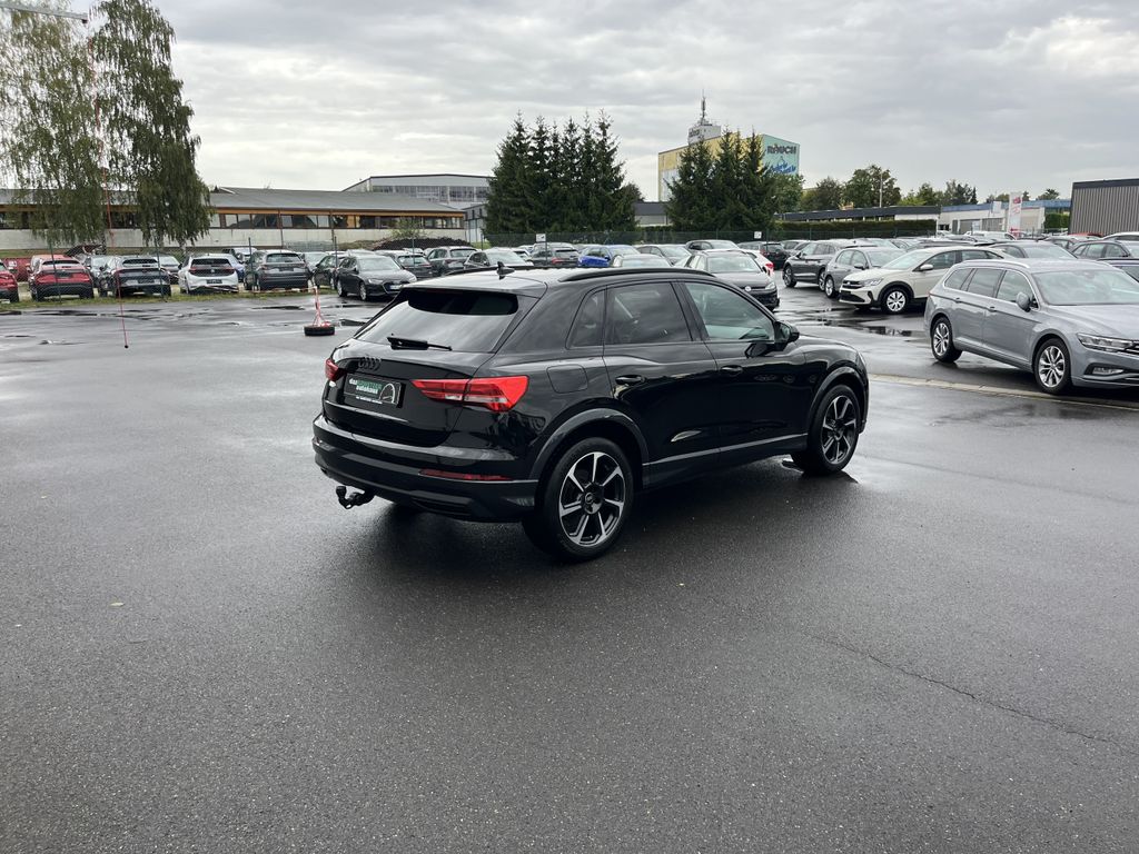 Audi Q3 2022 г. Чёрный, пробег 43728 км