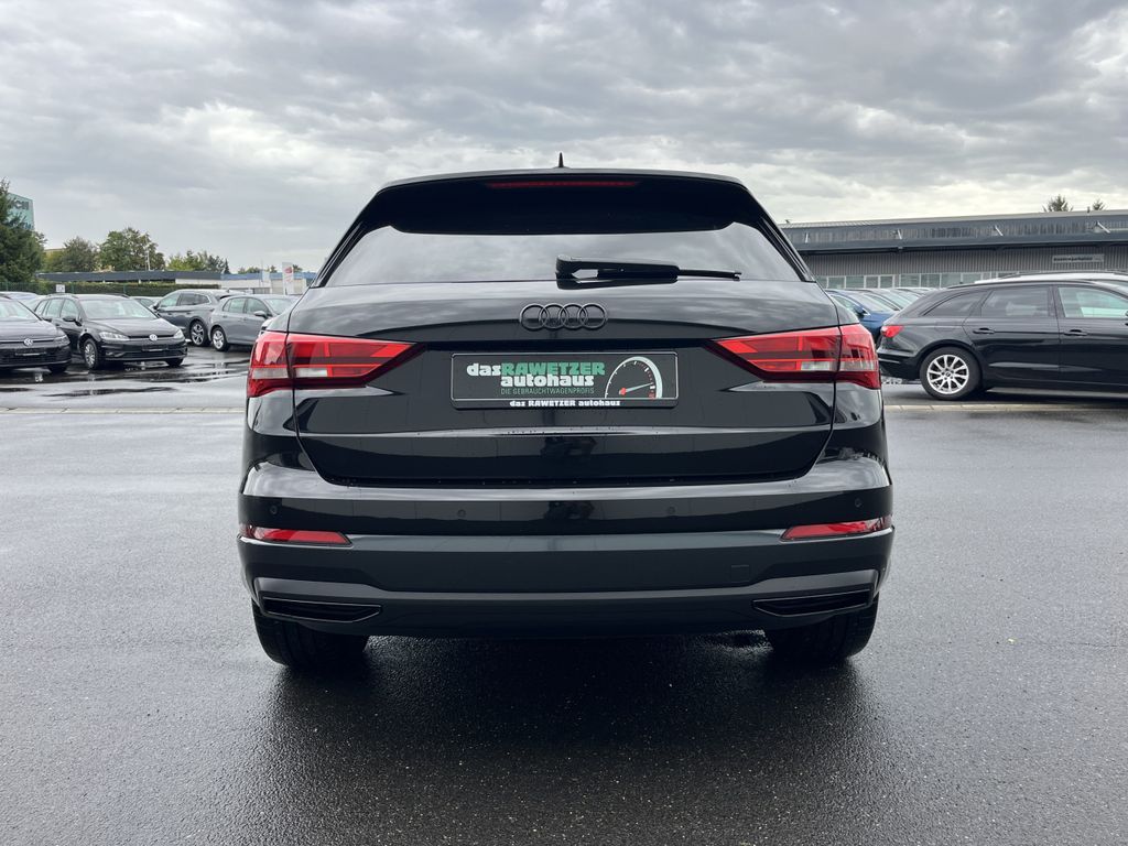 Audi Q3 2022 г. Чёрный, пробег 43728 км
