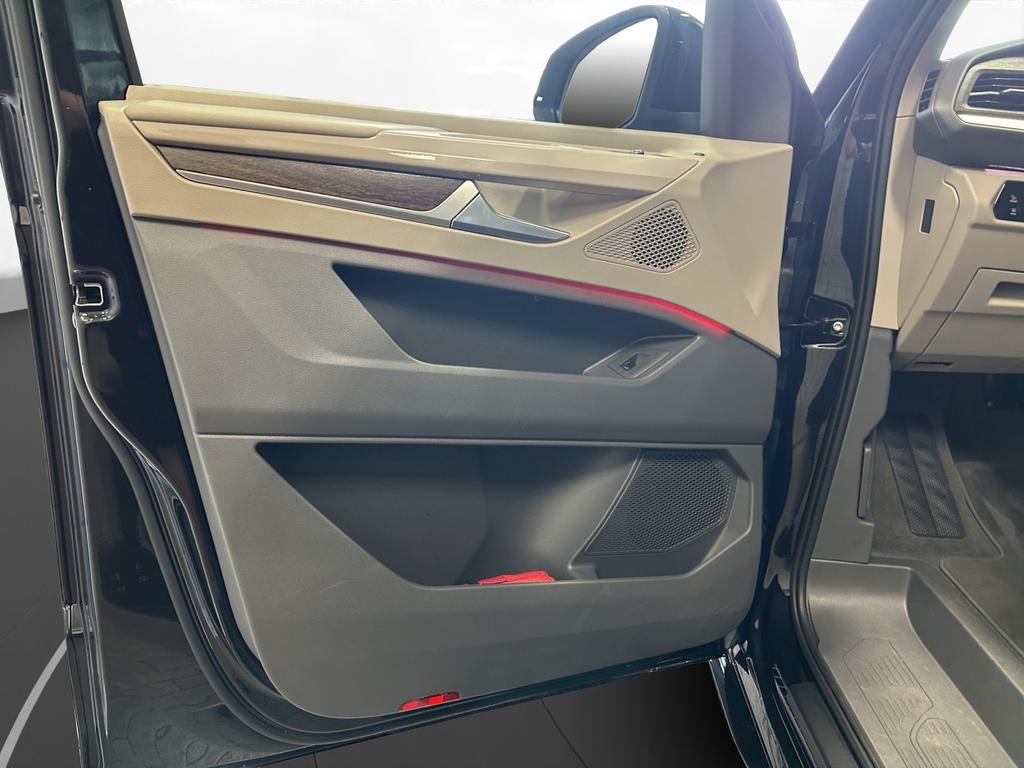 Volkswagen T7 MULTIVAN 2025 г. Чёрный, пробег 26115 км