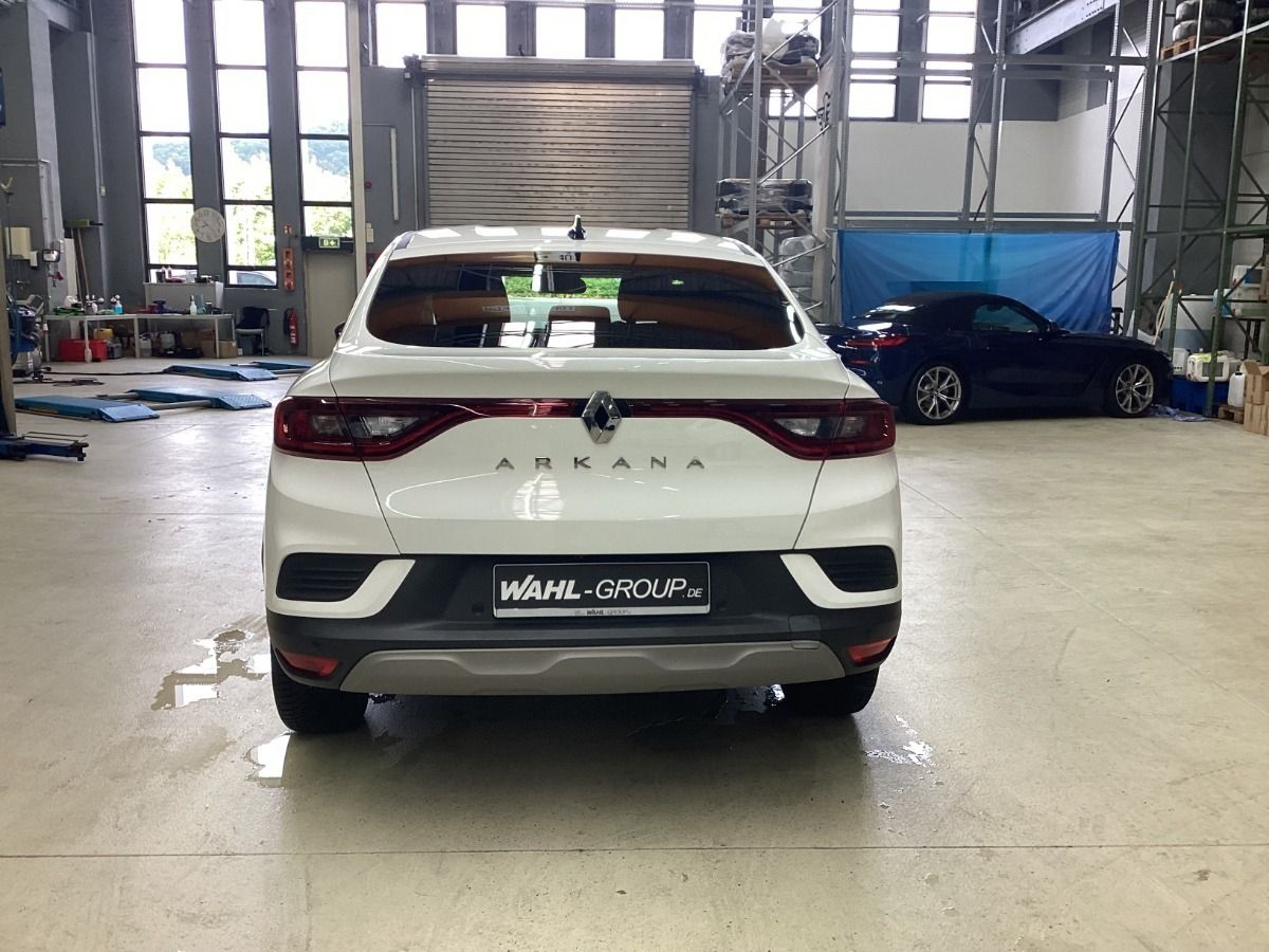 Renault Arkana 2023 г. Белый, пробег 44937 км