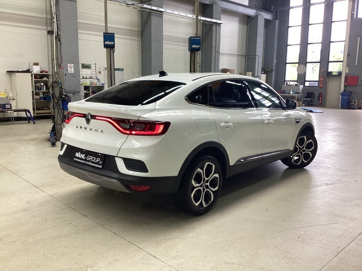 Renault Arkana 2023 г. Белый, пробег 44937 км