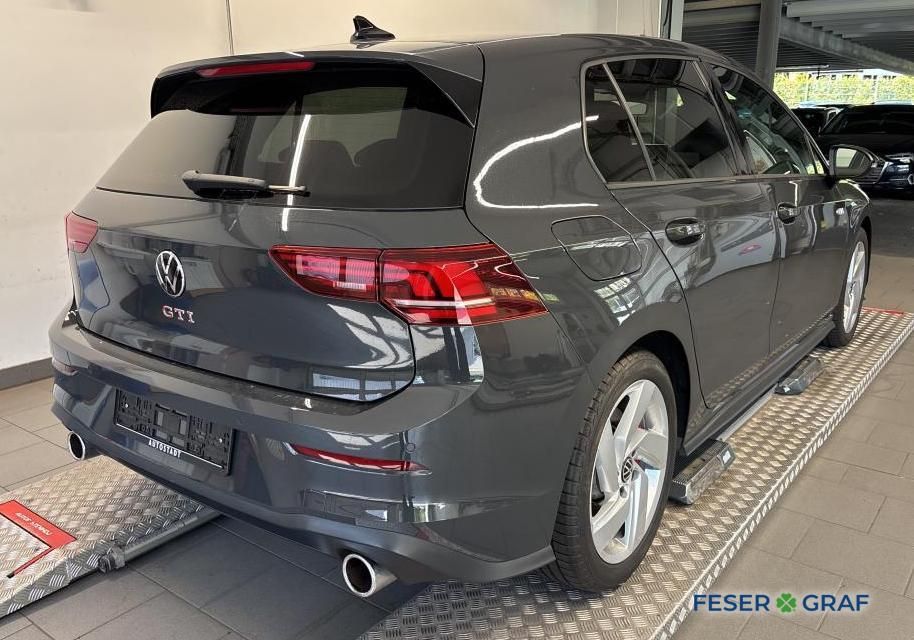 Volkswagen Golf 2024 г. Серый, пробег 20700 км