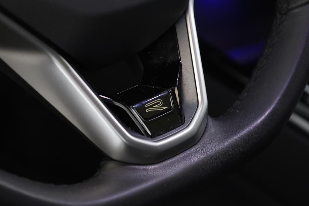 Volkswagen Golf 2025 г. Чёрный, пробег 37300 км