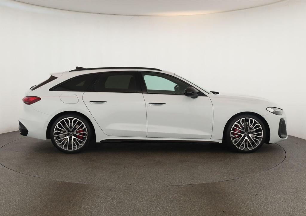 Audi S5 2025 г. Белый, пробег 28200 км