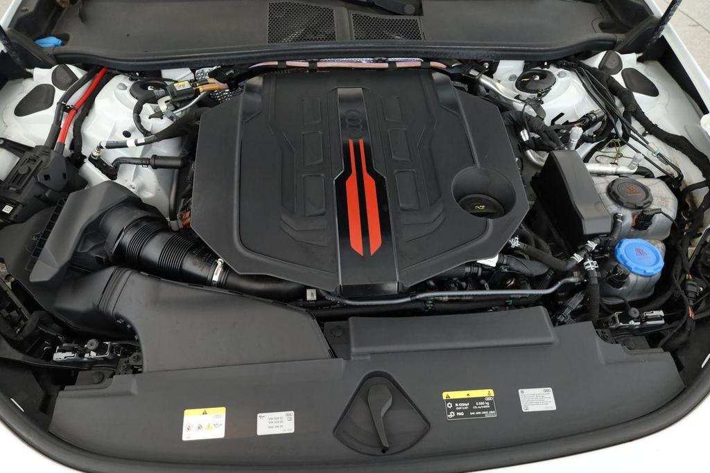 Audi S5 2025 г. Белый, пробег 28200 км