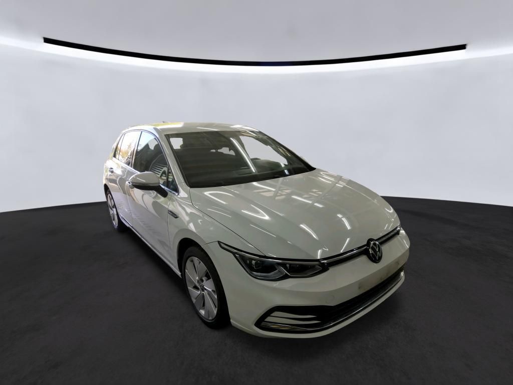 Volkswagen Golf 2024 г. Белый, пробег 50840 км