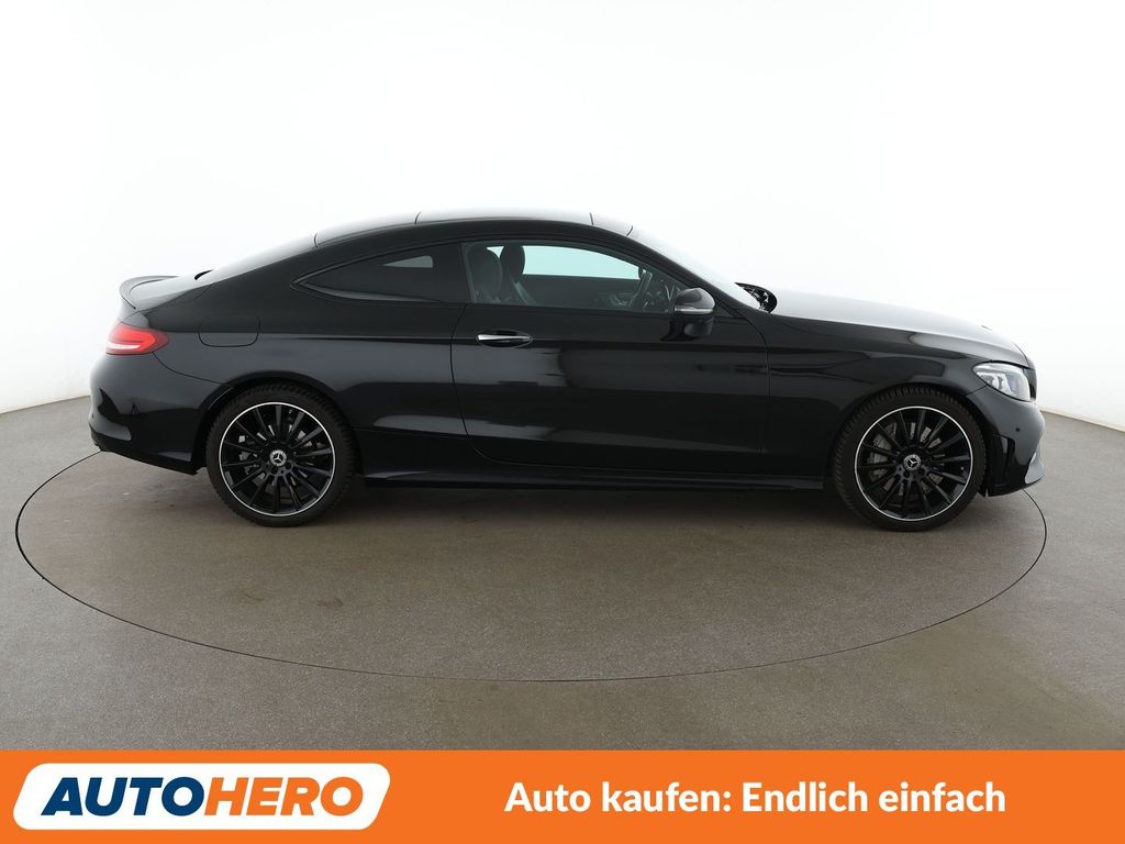 Mercedes-Benz C 300 2023 г. Чёрный, пробег 31830 км