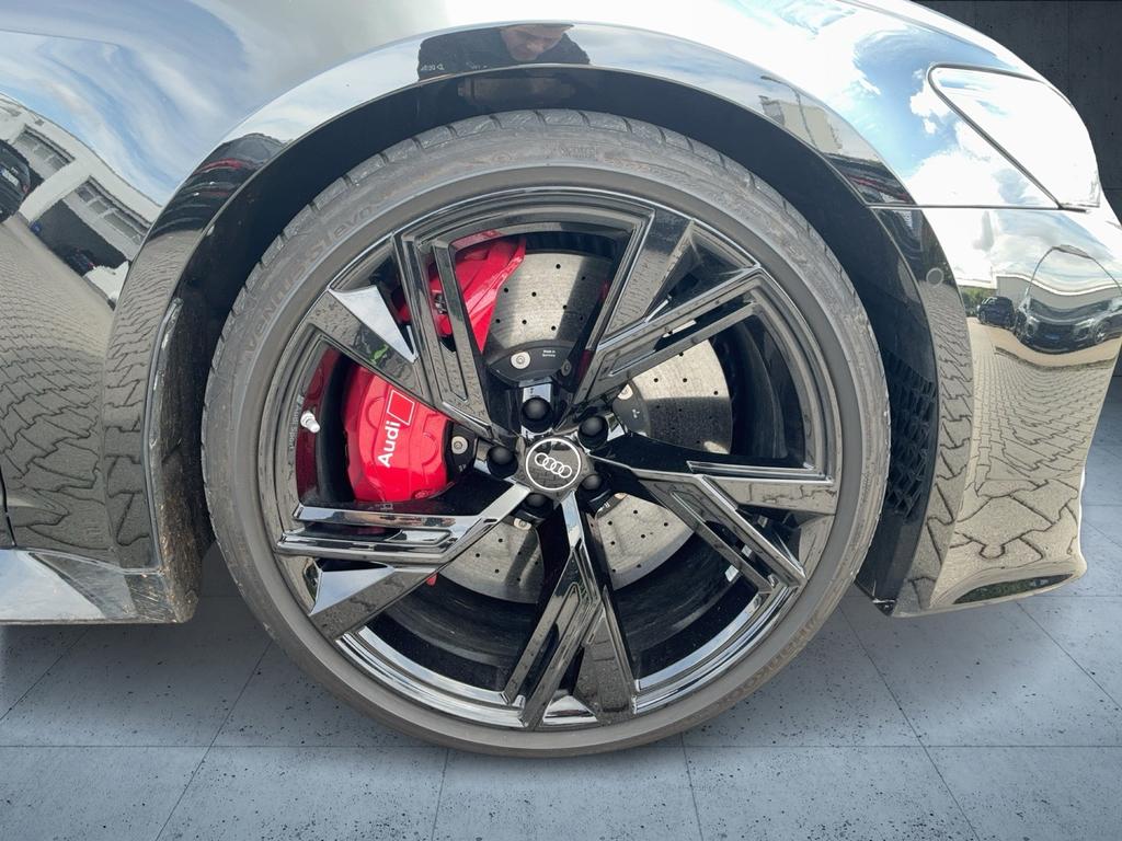Audi RS6 2022 г. Чёрный, пробег 54897 км
