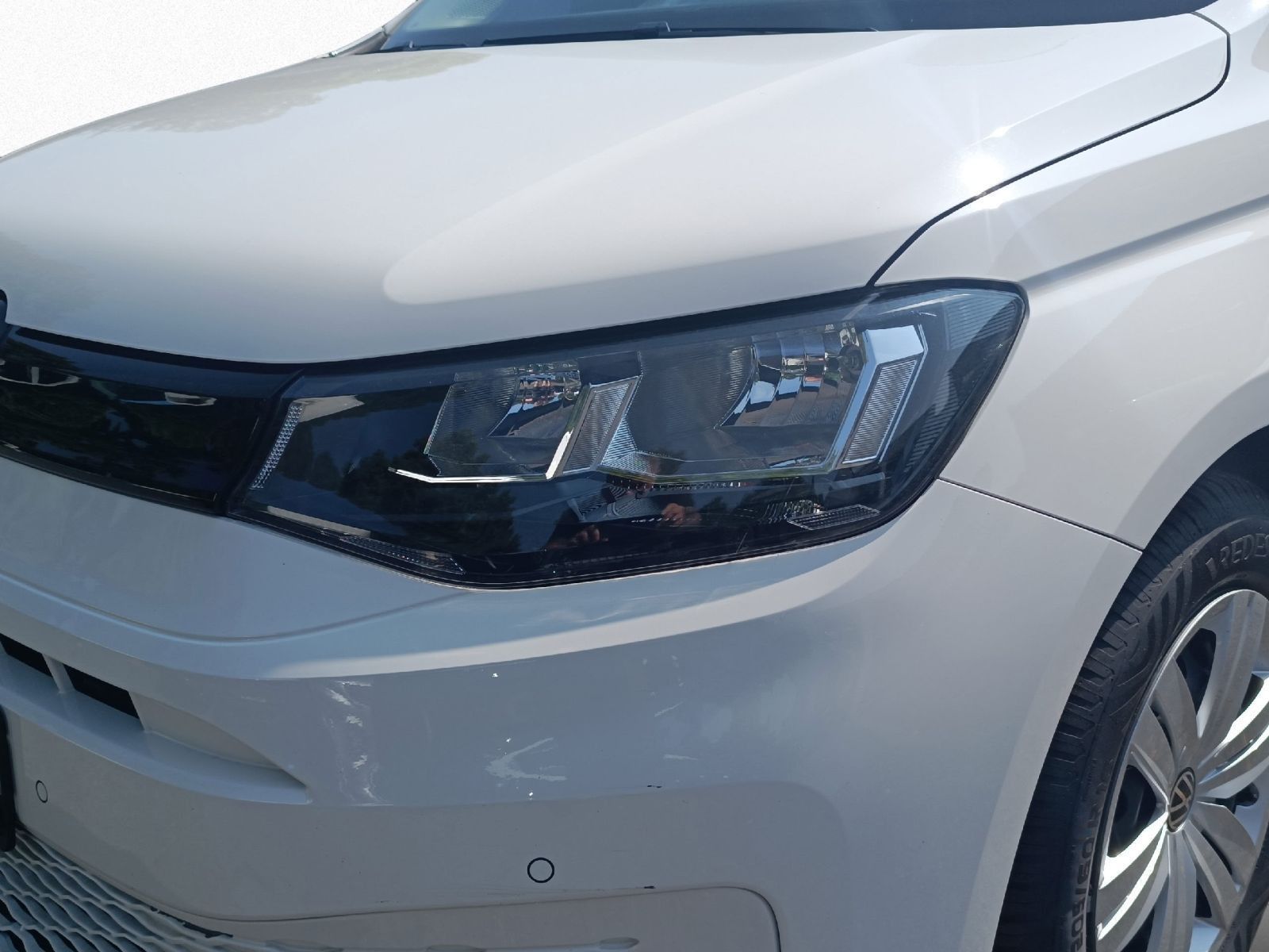 Volkswagen Caddy 2021 г. Белый, пробег 51000 км
