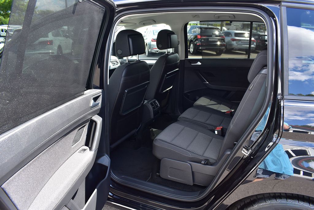 Volkswagen Touran 2024 г. Чёрный, пробег 30901 км