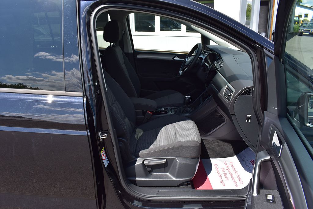 Volkswagen Touran 2024 г. Чёрный, пробег 30901 км