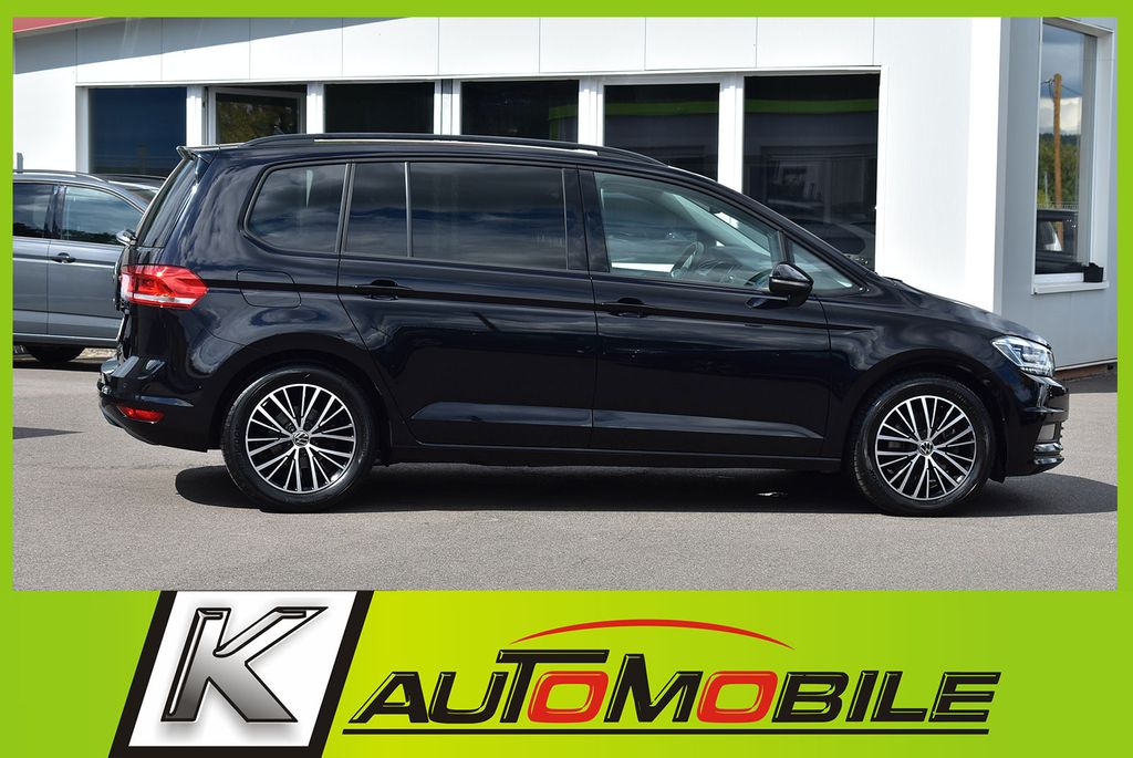 Volkswagen Touran 2023 г. Чёрный, пробег 21920 км