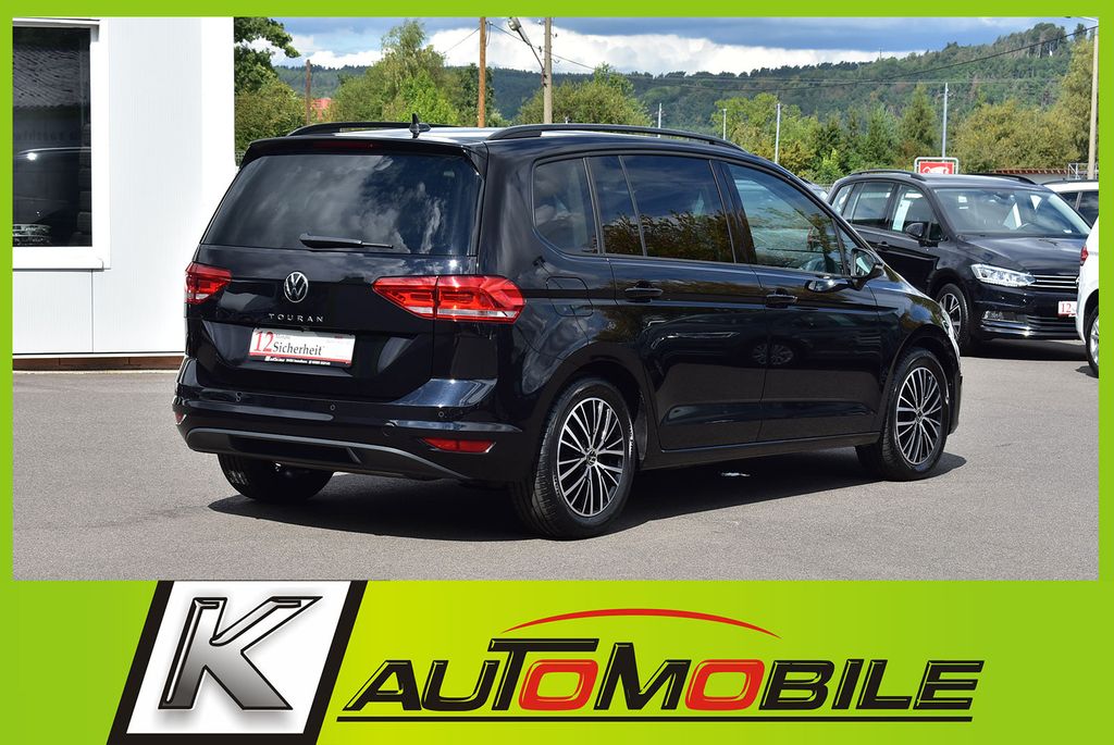 Volkswagen Touran 2023 г. Чёрный, пробег 21920 км