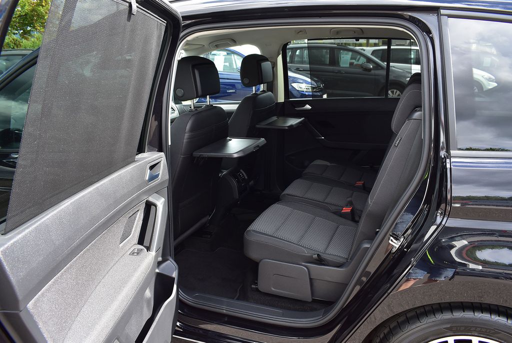 Volkswagen Touran 2023 г. Чёрный, пробег 21920 км