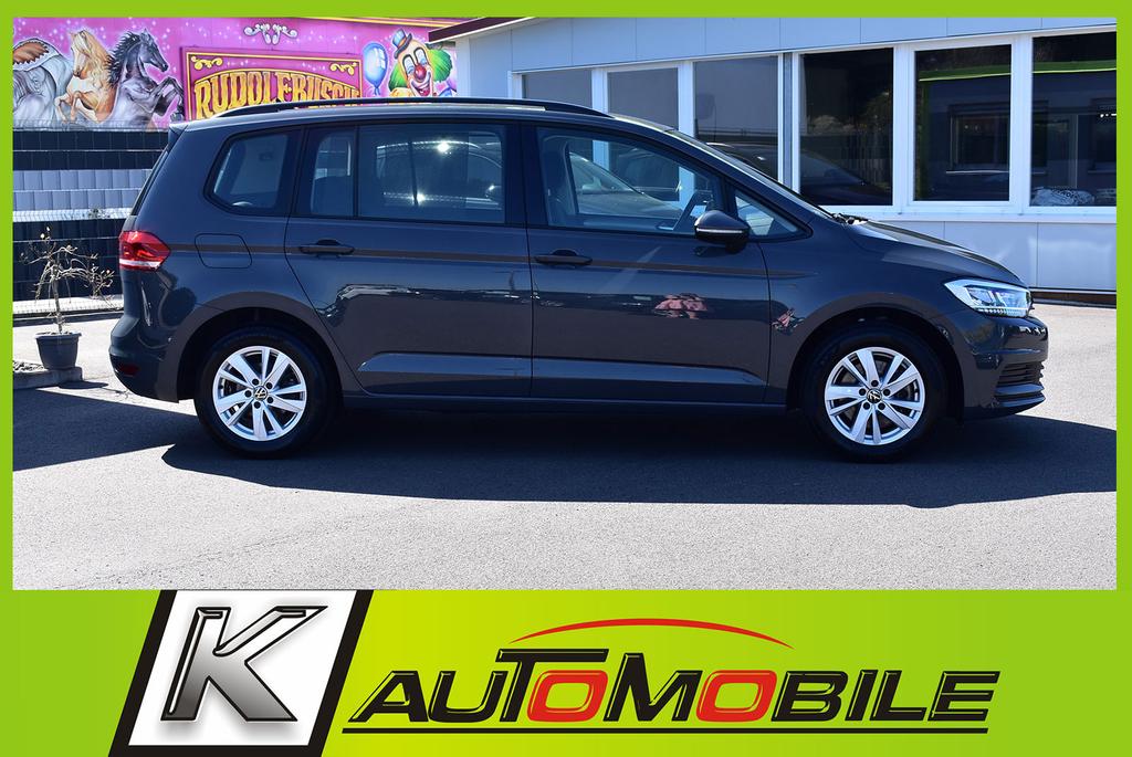 Volkswagen Touran 2023 г. Серый, пробег 46897 км