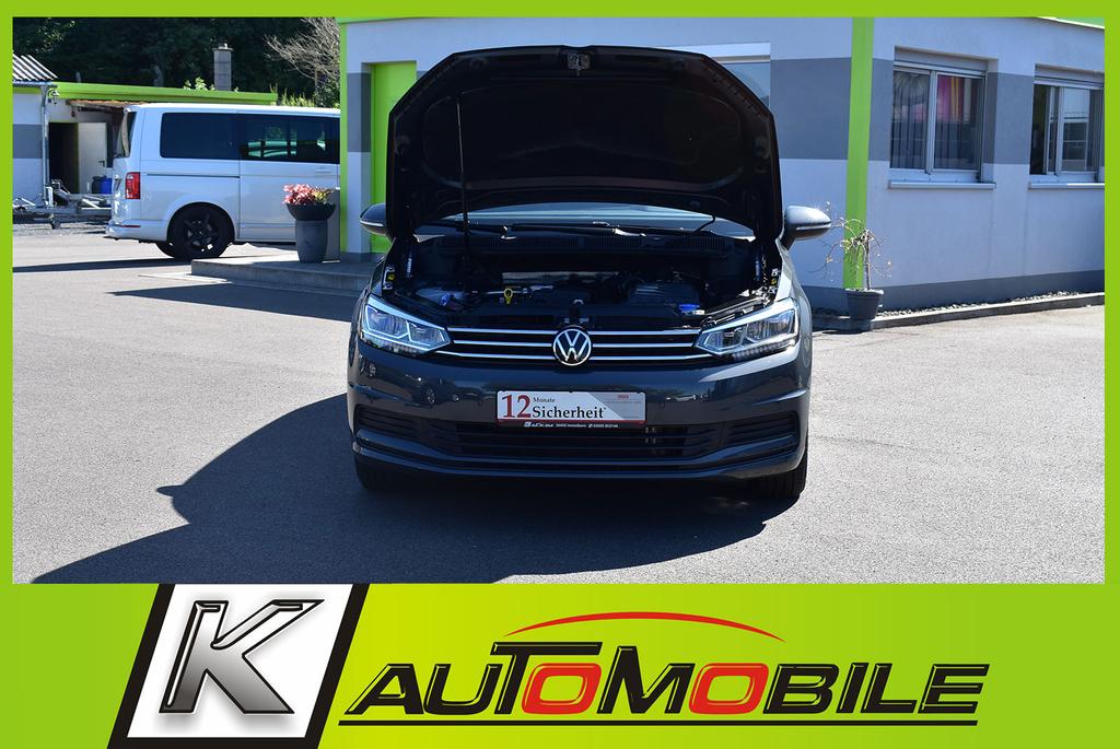 Volkswagen Touran 2023 г. Серый, пробег 46897 км