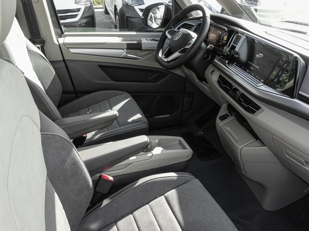 Volkswagen T7 MULTIVAN 2026 г. Серый, пробег 10000 км