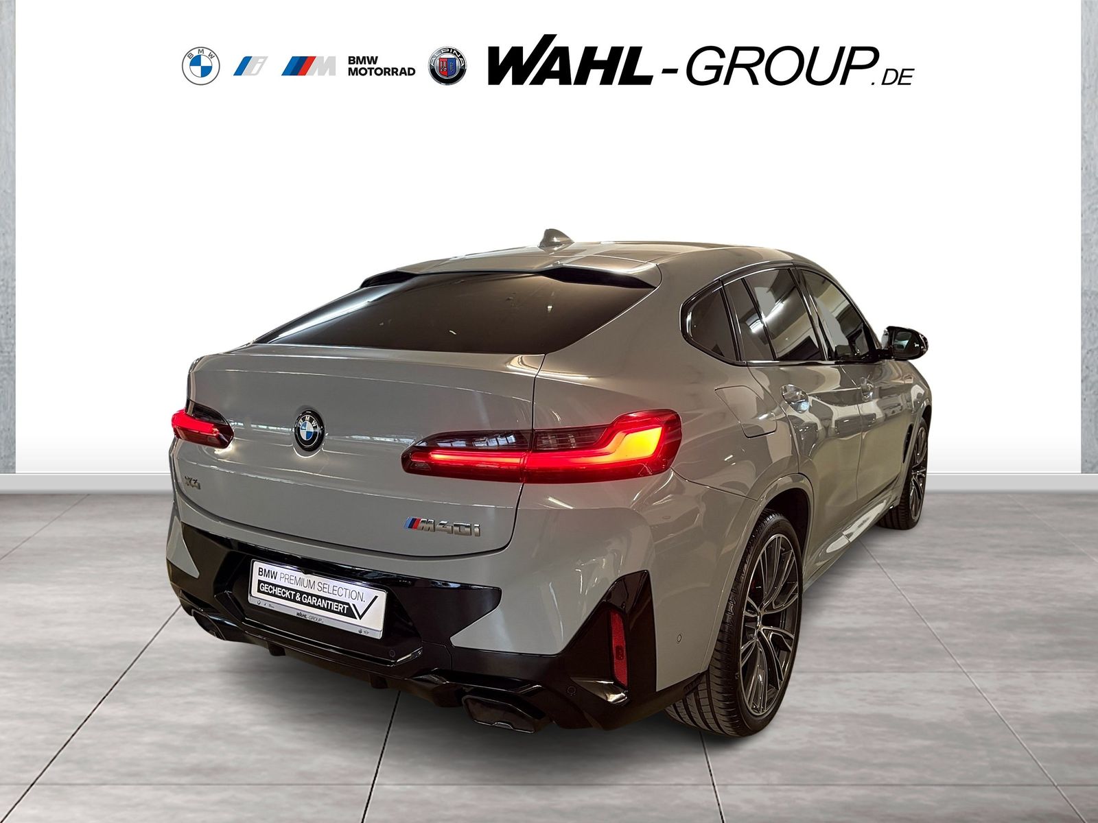 BMW X4 M40 2023 г. Серый, пробег 33411 км