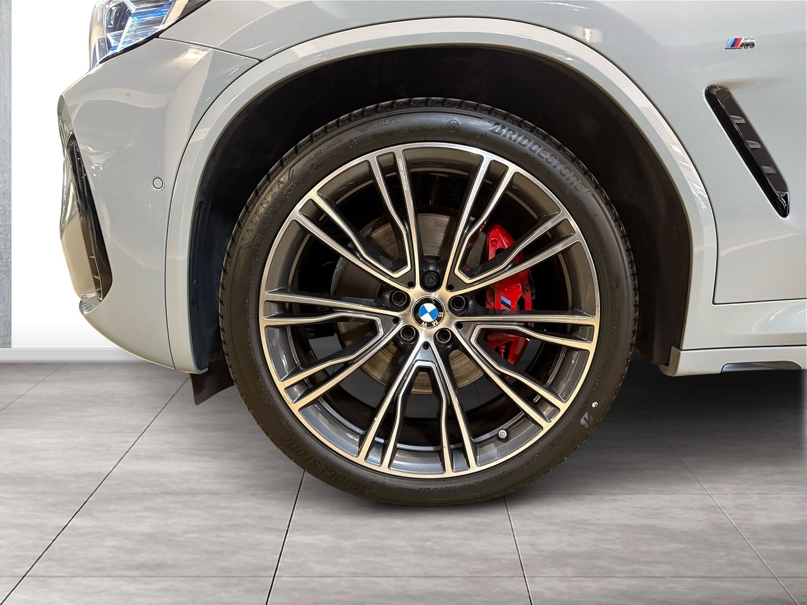 BMW X4 M40 2023 г. Серый, пробег 33411 км