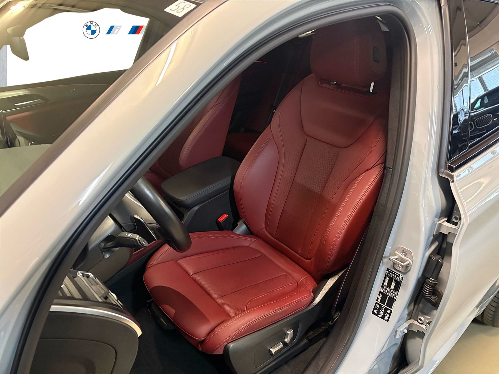 BMW X4 M40 2023 г. Серый, пробег 33411 км