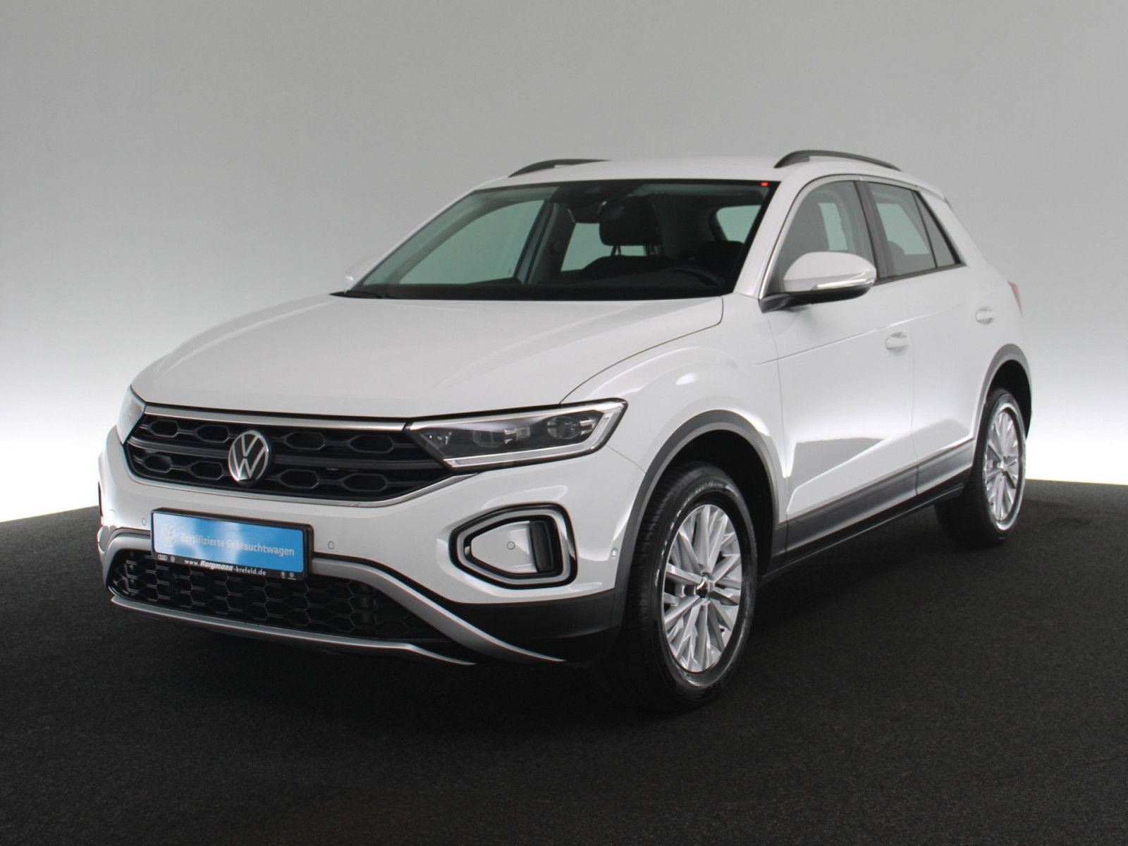 Volkswagen T-Roc 2023 г. Белый, пробег 47154 км