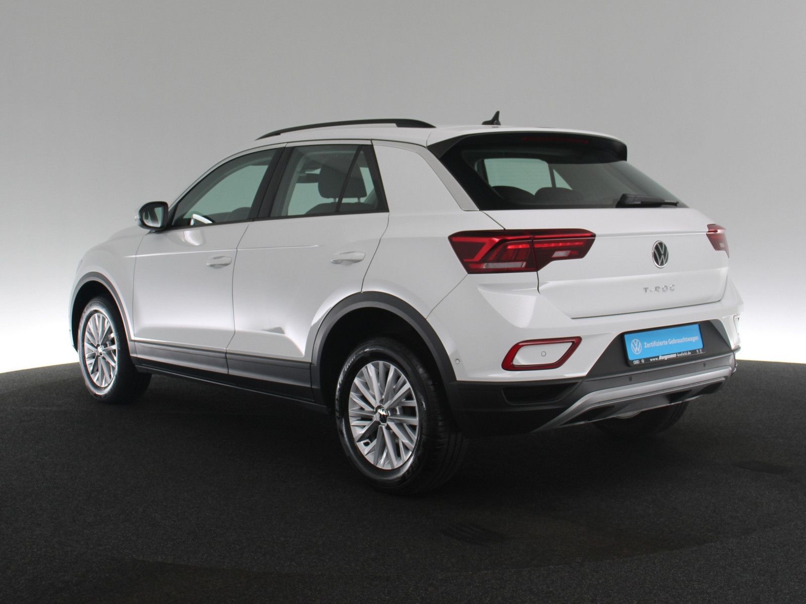Volkswagen T-Roc 2023 г. Белый, пробег 47154 км