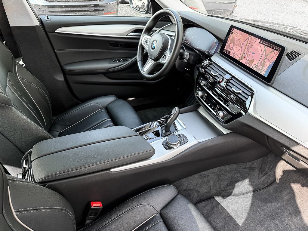 BMW 540 2023 г. Серый, пробег 39591 км