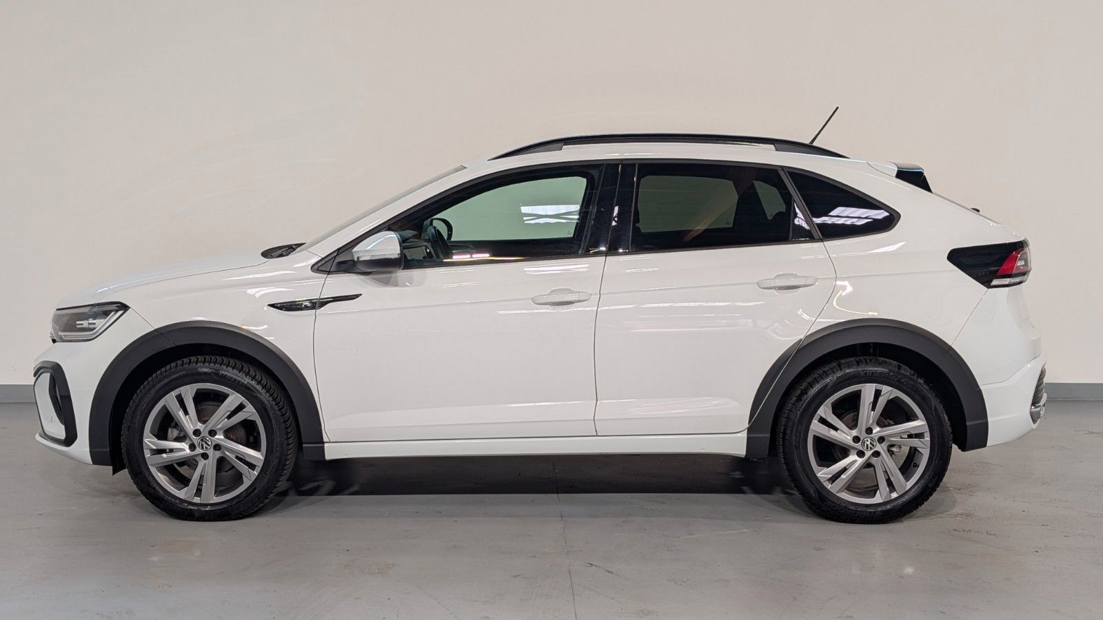Volkswagen Taigo 2023 г. Белый, пробег 52599 км