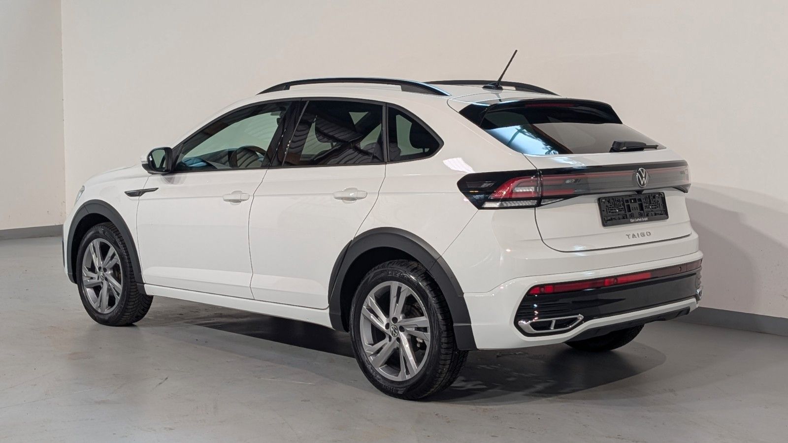 Volkswagen Taigo 2023 г. Белый, пробег 52599 км