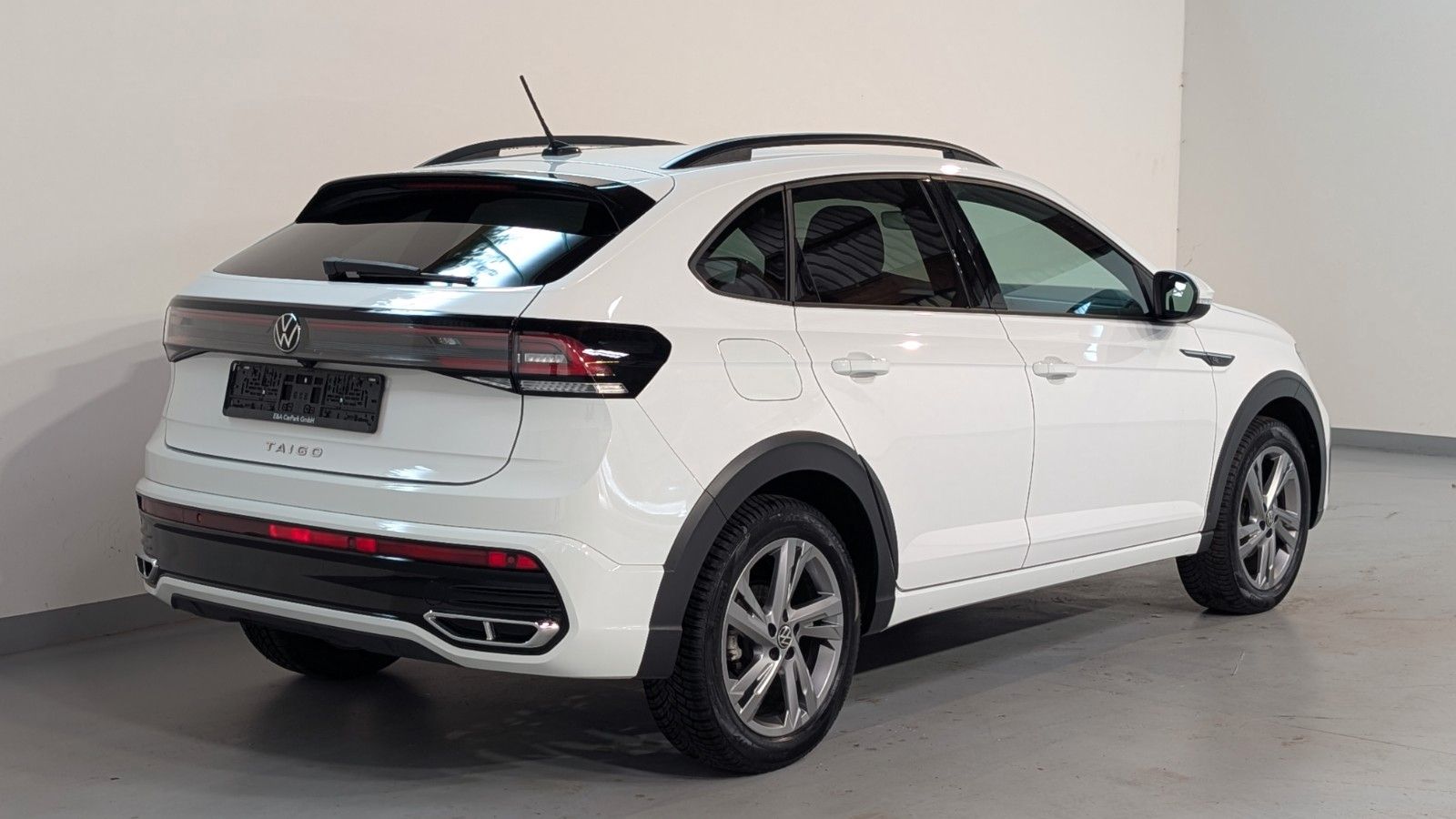 Volkswagen Taigo 2023 г. Белый, пробег 52599 км