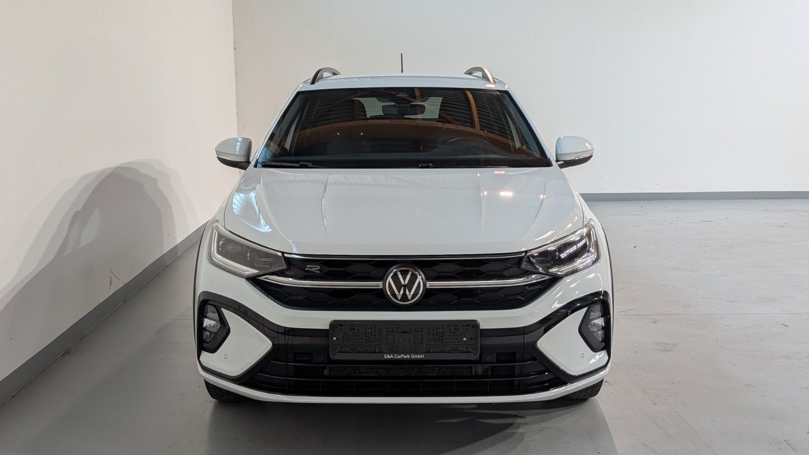 Volkswagen Taigo 2023 г. Белый, пробег 52599 км