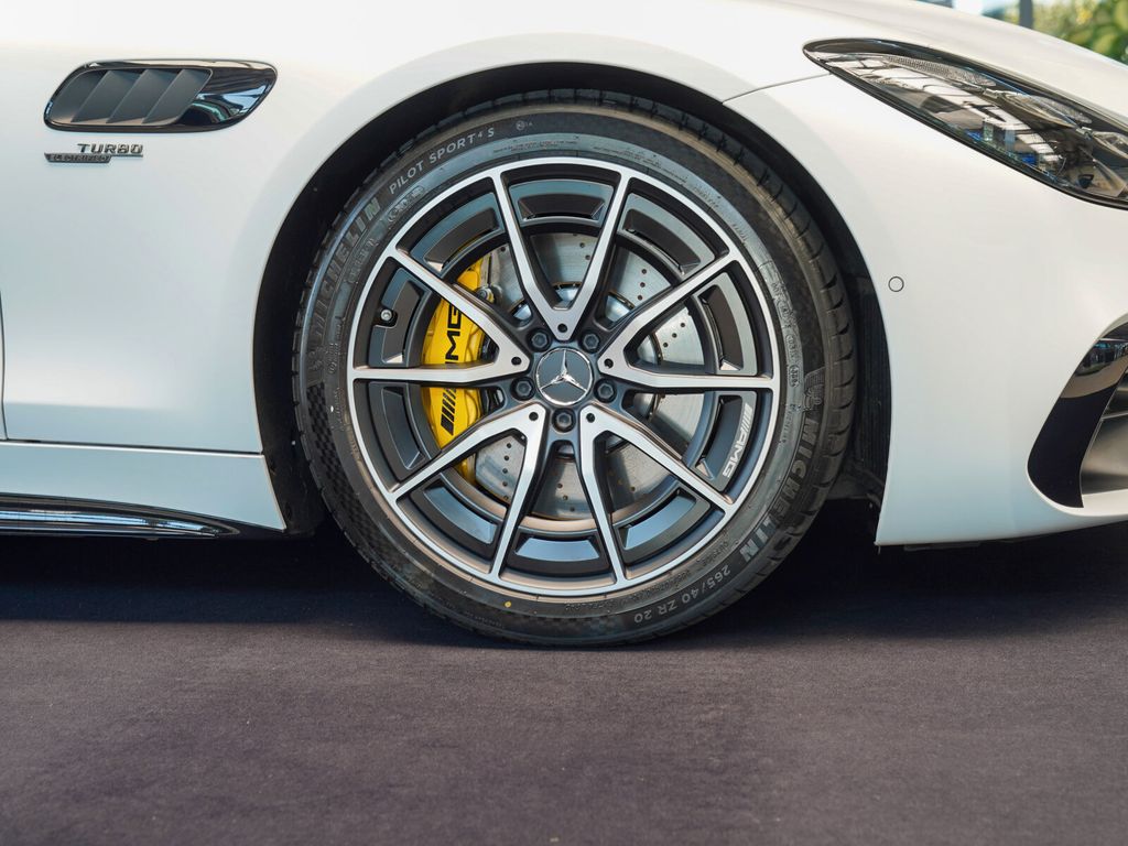 Mercedes-Benz AMG GT 2025 г. Белый, пробег 6219 км