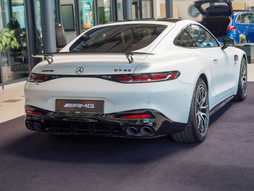Mercedes-Benz AMG GT 2025 г. Белый, пробег 6219 км