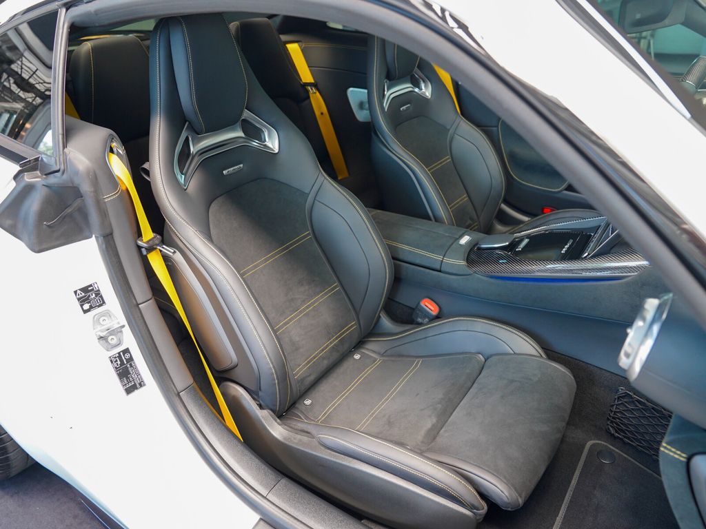 Mercedes-Benz AMG GT 2025 г. Белый, пробег 6219 км