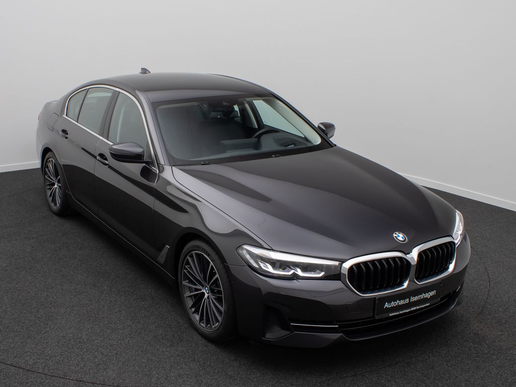BMW 530 2023 г. Чёрный, пробег 49025 км