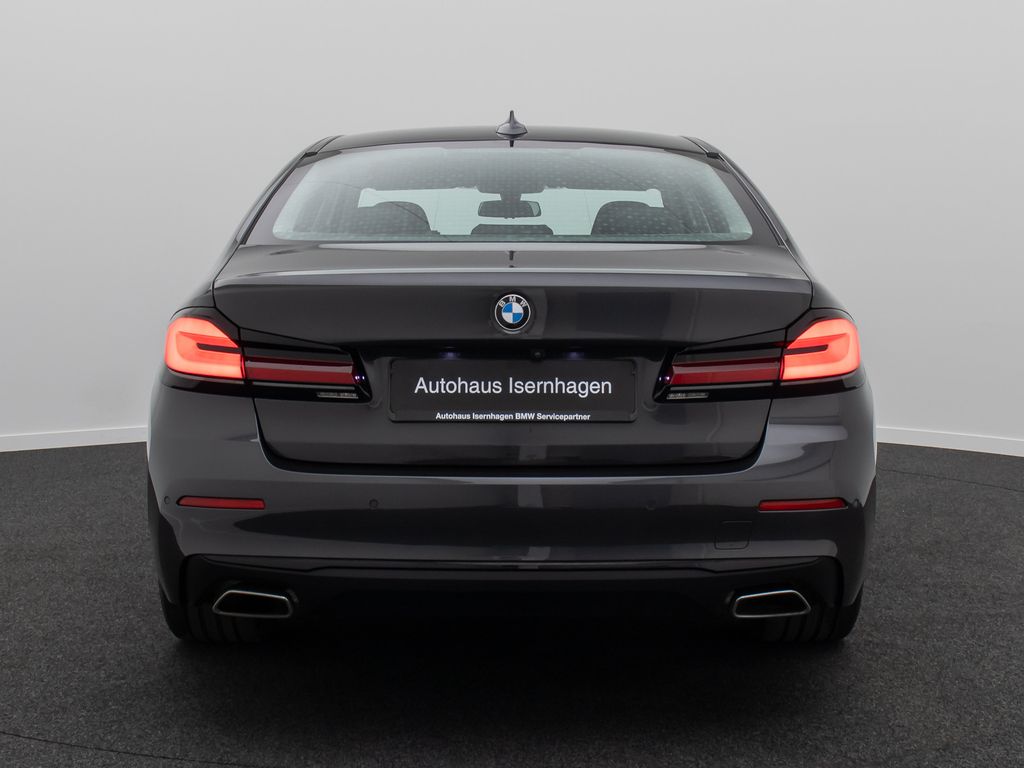BMW 530 2023 г. Чёрный, пробег 49025 км