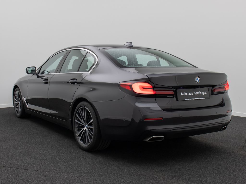 BMW 530 2023 г. Чёрный, пробег 49025 км