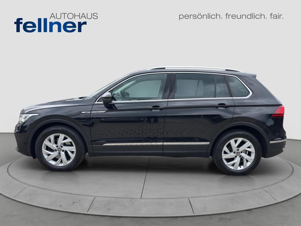 Volkswagen Tiguan 2023 г. Чёрный, пробег 60000 км