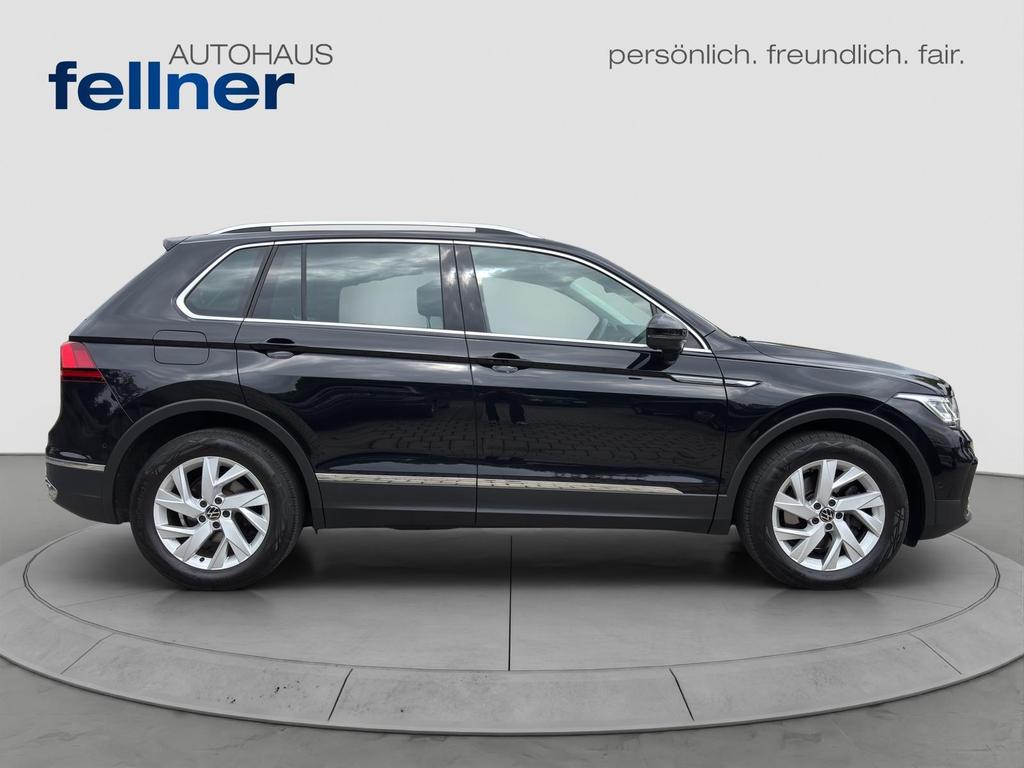 Volkswagen Tiguan 2023 г. Чёрный, пробег 60000 км