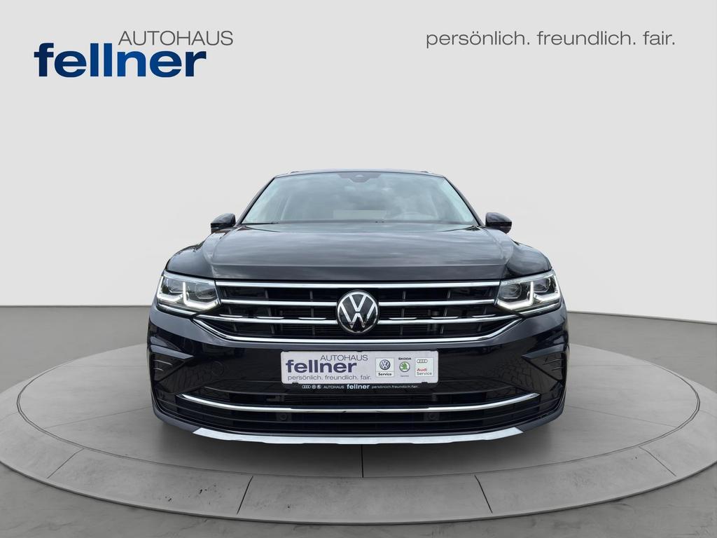 Volkswagen Tiguan 2023 г. Чёрный, пробег 60000 км