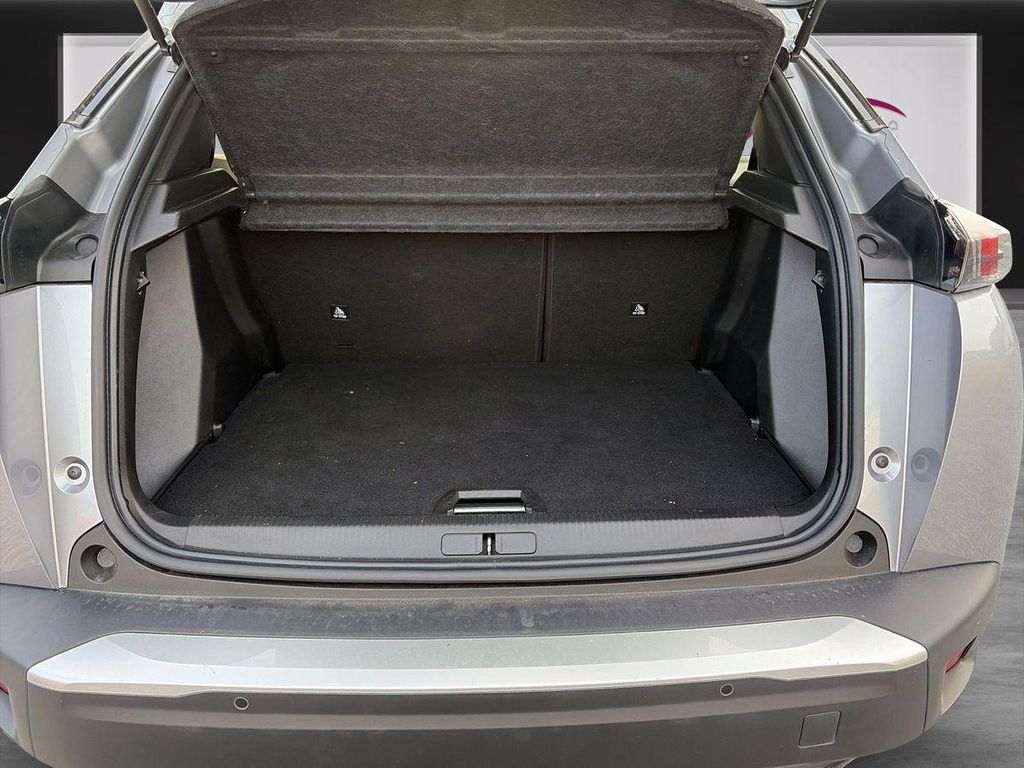 Peugeot 2008 2022 г. Серый, пробег 50000 км