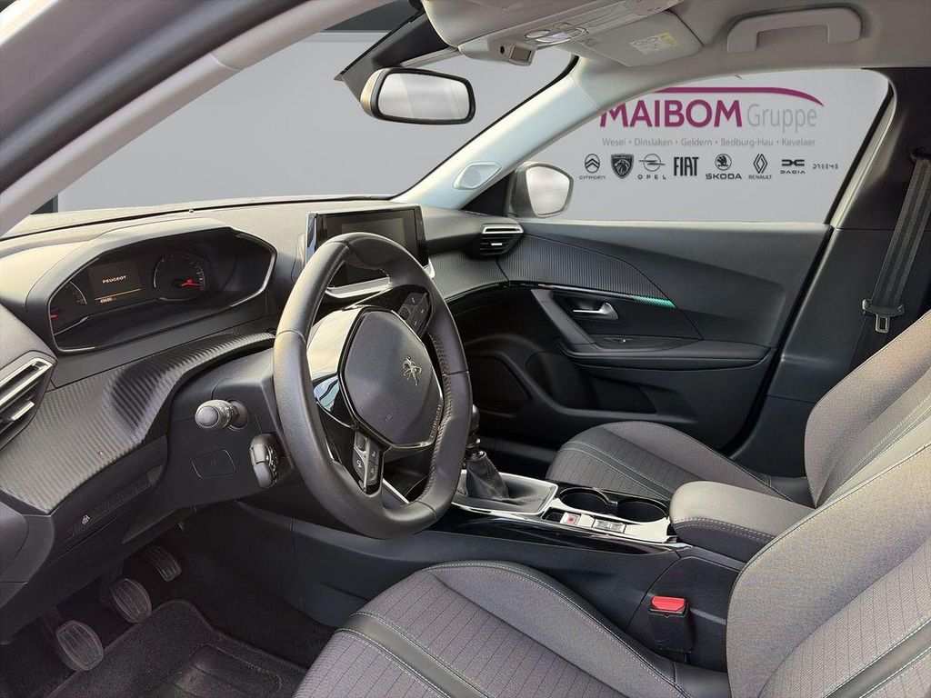 Peugeot 2008 2022 г. Серый, пробег 50000 км