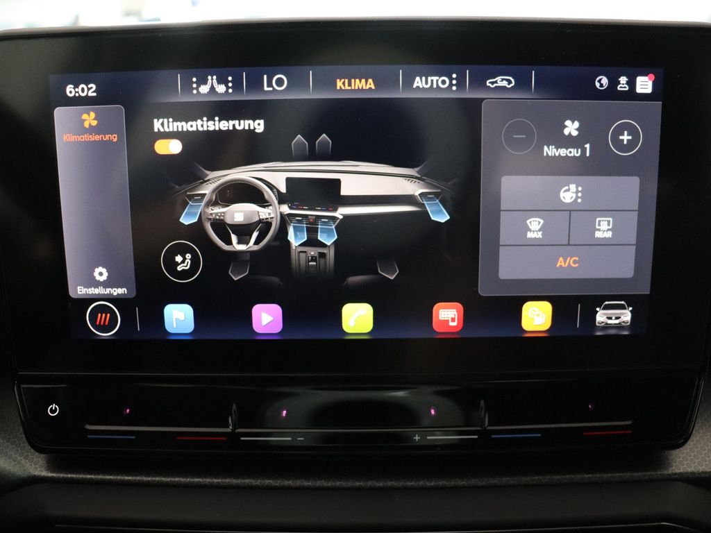 SEAT Leon 2022 г. Белый, пробег 58534 км