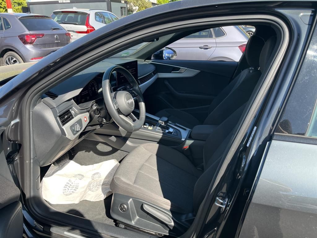 Audi A4 2022 г. Серый, пробег 53694 км